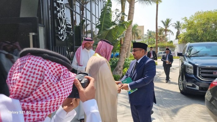 Persiapan Haji 2025: Menag Temui Menhaj Saudi di Jeddah